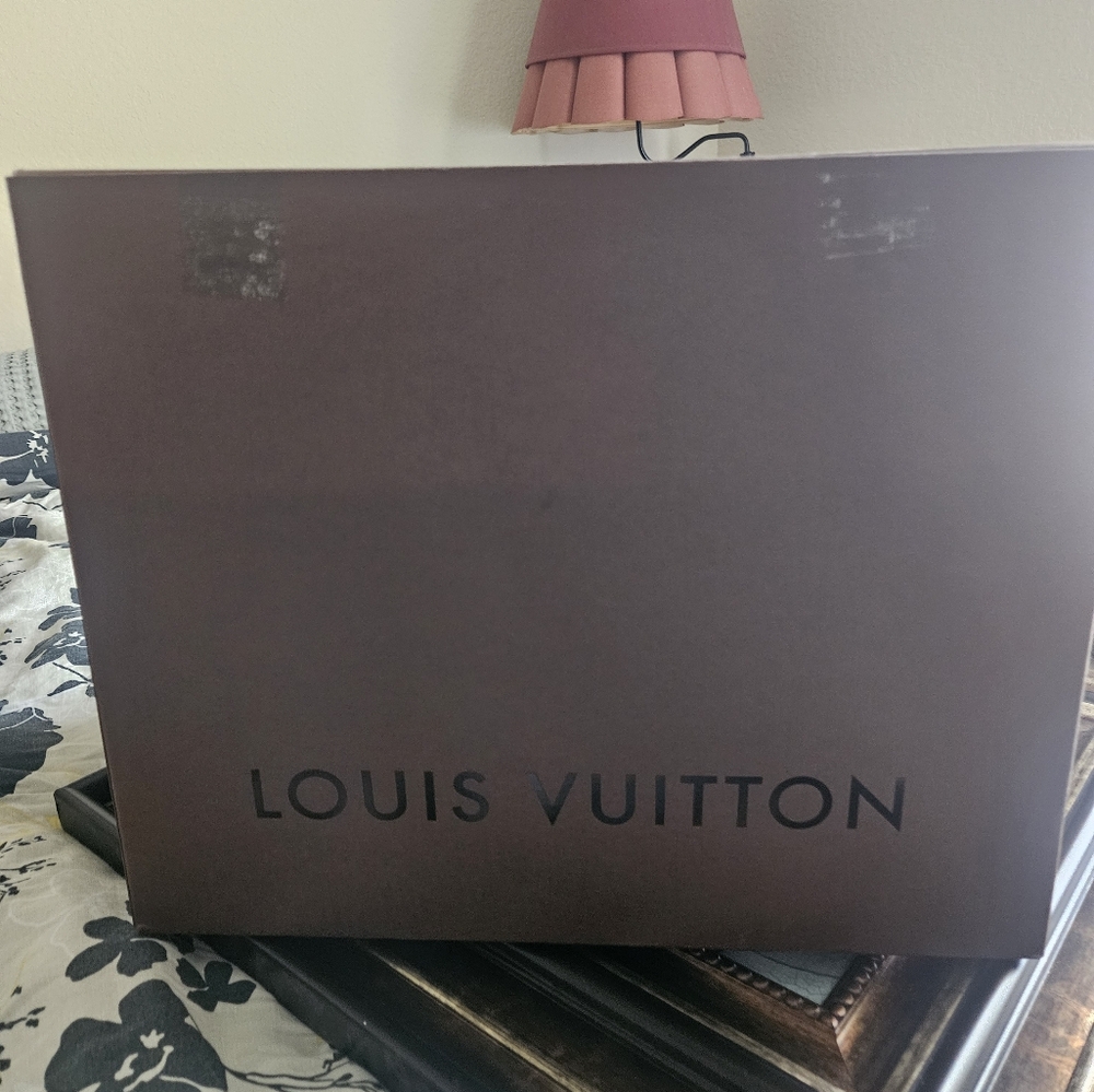 Authentic Louis Vuitton big empty box - Picture 2 of 8